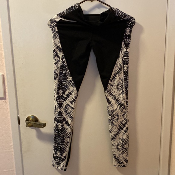 Victoria Secret Sports Knockout by Victoria’s Secret Tight Collant Knockout - Picture 5 of 5